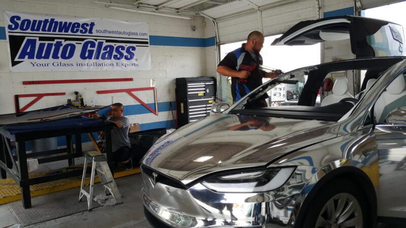 auto glass replacement